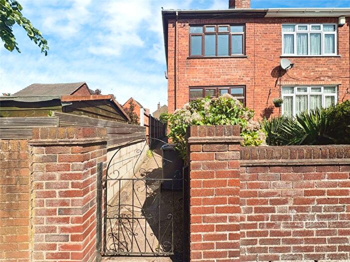 2 Bedroom Property To Rent In Baxter Avenue, Kidderminster, Worcestershire, DY10