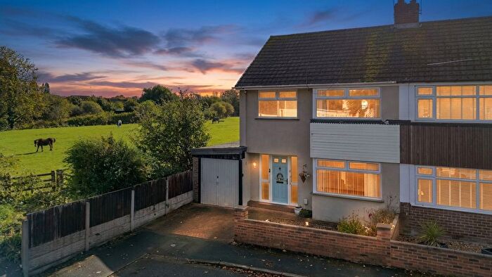 3 Bedroom Semi-Detached House For Sale In Warrington Road, Penketh, WA5