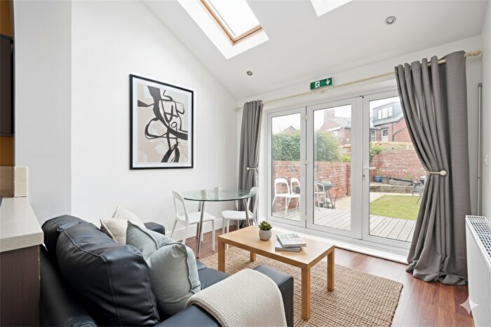 3 Bedroom Apartment To Rent In Onslow Road, Hunters Bar, S11