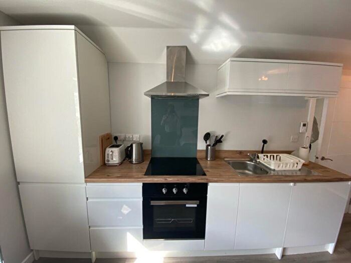 Studio To Rent In Wootton Gardens, Bournemouth, Dorset, BH1