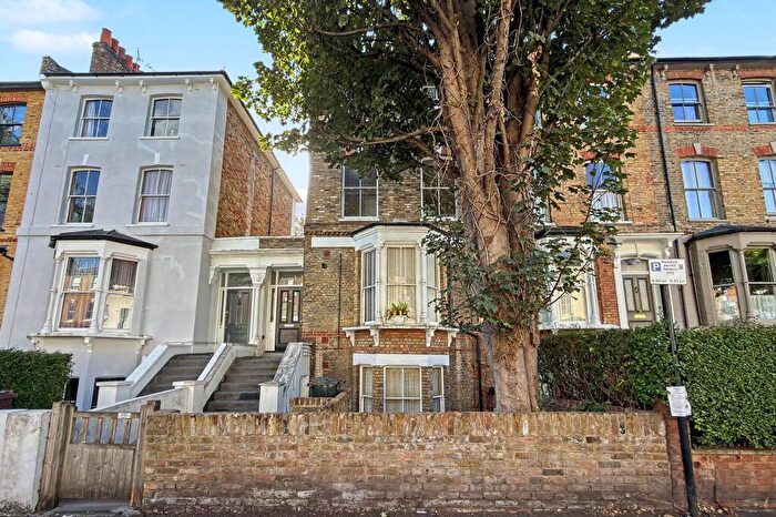 1 Bedroom Flat For Sale In Flat C, Colvestone Crescent, Hackney, London, E8