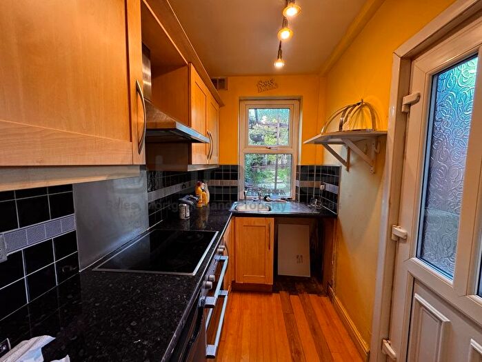 3 Bedroom Terraced House For Sale In City Road, Sheffield, S2