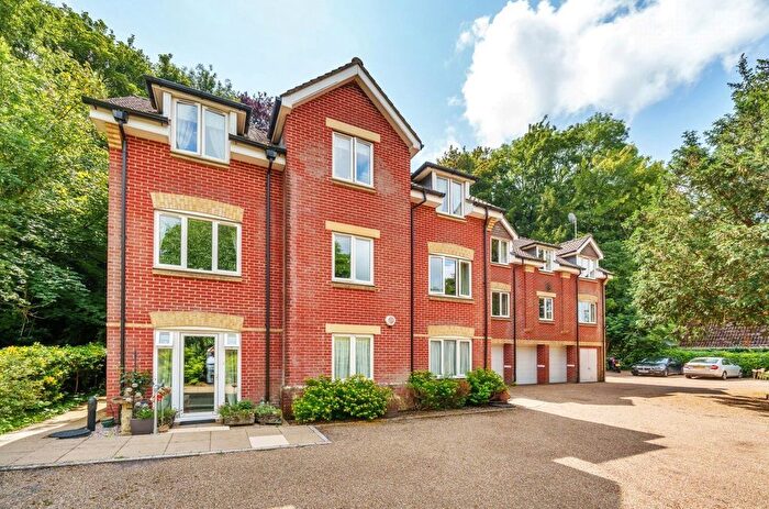 2 Bedroom Flat To Rent In Lower Lane, Bishops Waltham, Southampton, Hampshire, SO32