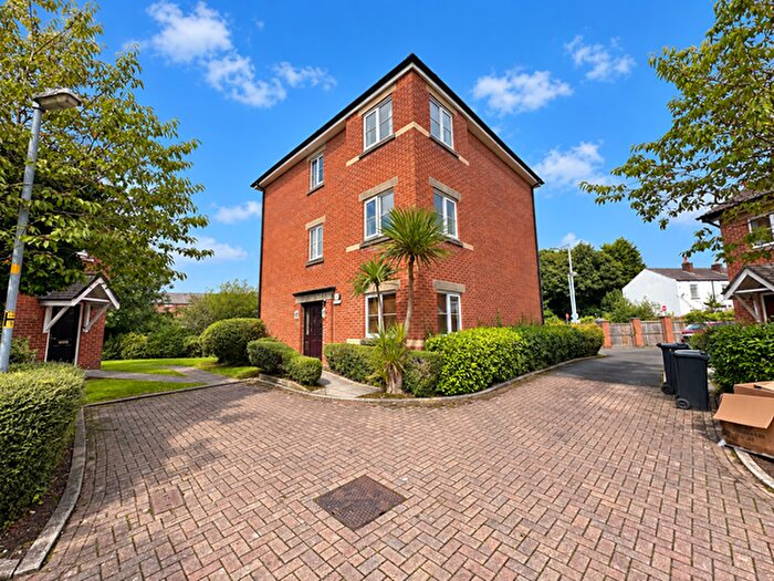 2 Bedroom Flat For Sale In Pavilion Gardens, Westhoughton, BL5