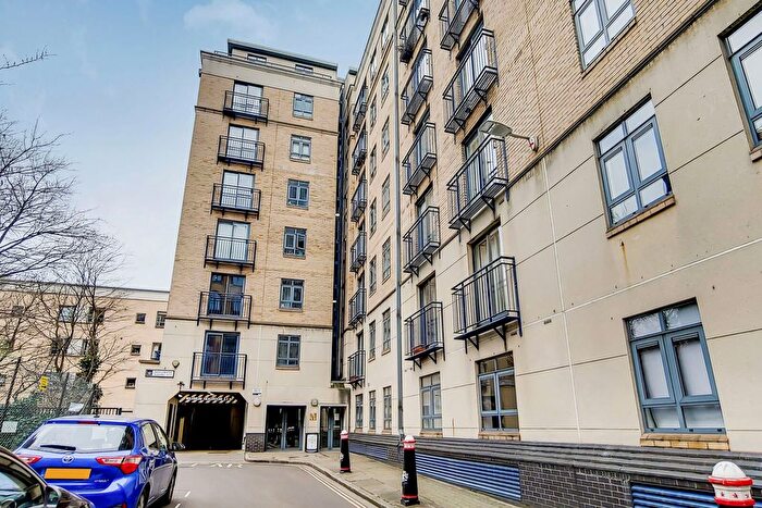 2 Bedroom Flat To Rent In Bridgewater Square, Barbican, London, EC2Y