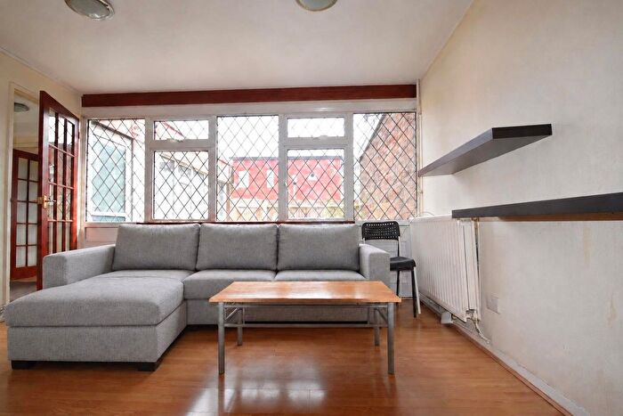 4 Bedroom Terraced House To Rent In Farnham Gardens, Raynes Park, SW20