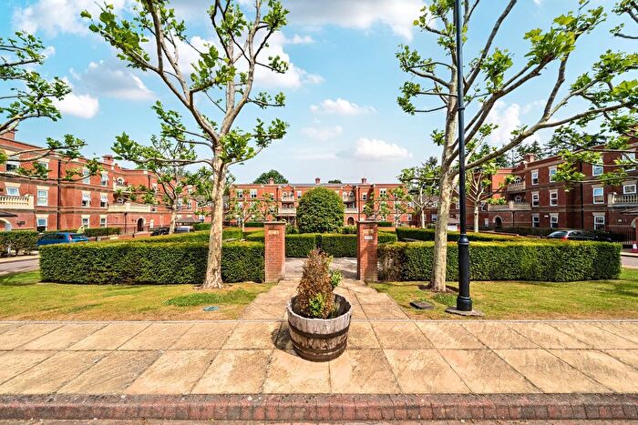 2 Bedroom Flat For Sale In Wormley, Godalming, Surrey, GU8