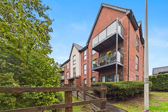 2 Bedroom Flat For Sale In Shelduck Drive, Arborfield Green, Reading, Berkshire, RG2