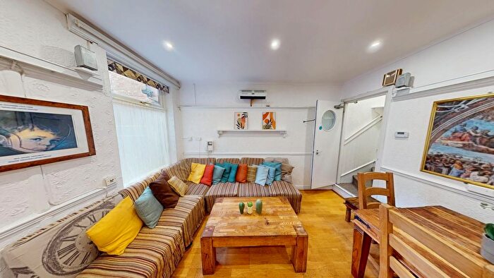 4 Bedroom Terraced House To Rent In Grimston Road, Bobbersmill, NG7