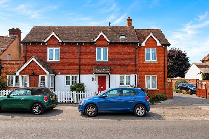 1 Bedroom Maisonette For Sale In Newark Lane, Ripley, Surrey, GU23