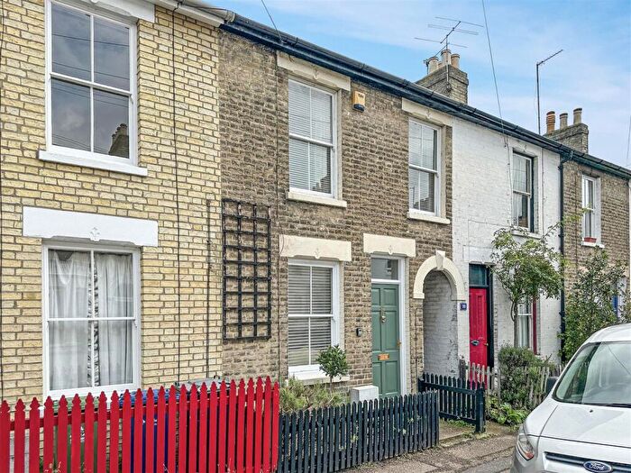 2 Bedroom Terraced House To Rent In Hertford Street, Cambridge, CB4