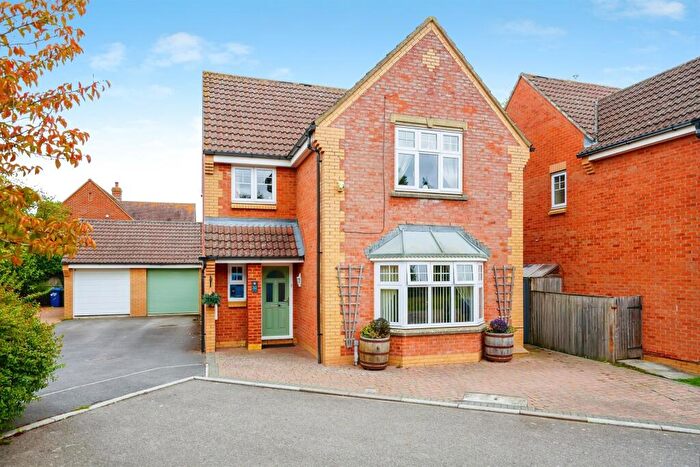 4 Bedroom Detached House For Sale In South Meadow, Ambrosden, Bicester, OX25