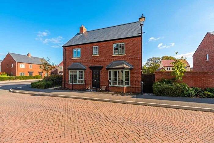 3 Bedroom End Of Terrace House For Sale In Walston Way, Brampton, PE28