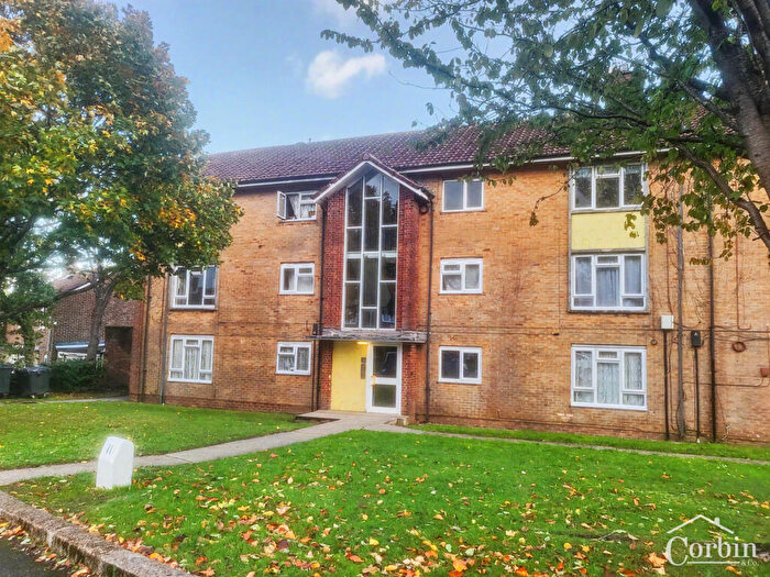 2 Bedroom Flat To Rent In Lydford Road, Bournemouth, BH11