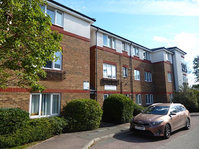 2 Bedroom Flat To Rent In Akerlea Close, Milton Keynes, MK6