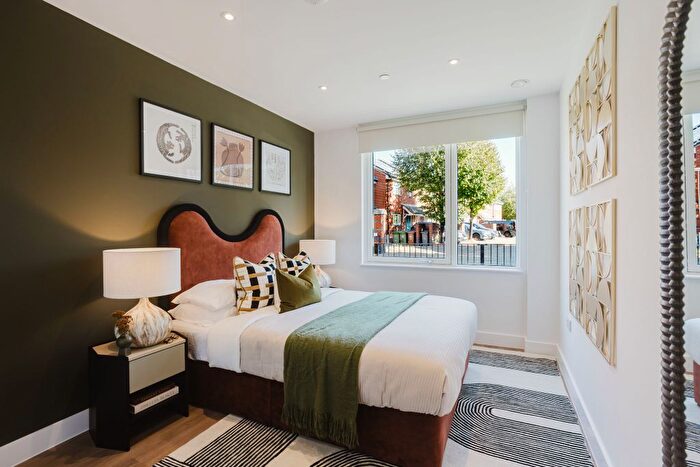 1 Bedroom Flat For Sale In Priory Court, Walthamstow, E17