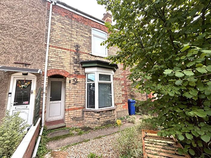 3 Bedroom Semi-Detached House For Sale In Hotspur Road, Gainsborough, DN21