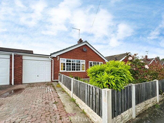 3 Bedroom Detached Bungalow For Sale In Newfield Avenue, Moorends, Doncaster, DN8