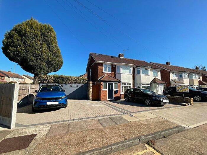 4 Bedroom Semi-Detached House For Sale In Locke Close, South Hornchurch, Essex, RM13