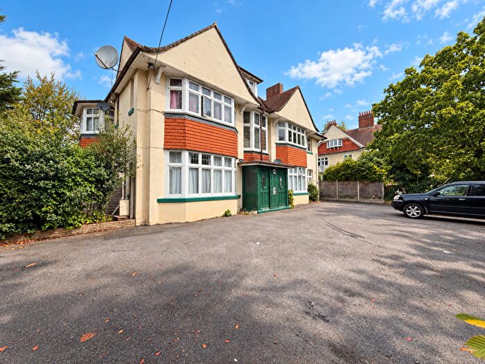 2 Bedroom Flat To Rent In St. Winifreds Road, Bournemouth, BH2