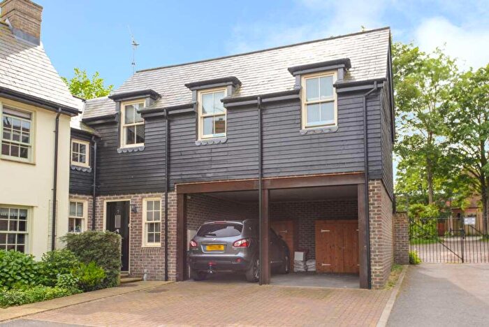 2 Bedroom Mews To Rent In Harrow Yard, Tring, HP23