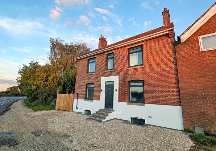 5 Bedroom Detached House For Sale In Ringwood Road, Stoney Cross, SO43