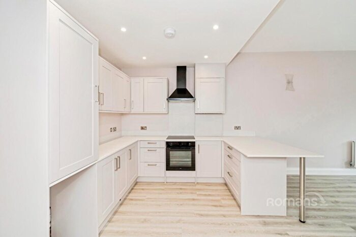 2 Bedroom Flat To Rent In Swan Lane, Winchester, Hampshire, SO23