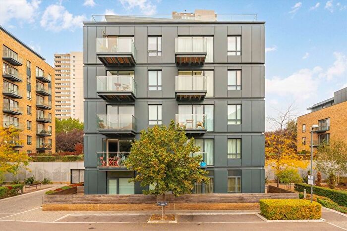 2 Bedroom Flat For Sale In Heritage Place, Brentford, TW8