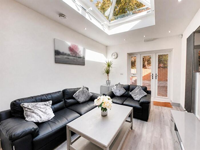 6 Bedroom House To Rent In Teignmouth Road, Birmingham, B29