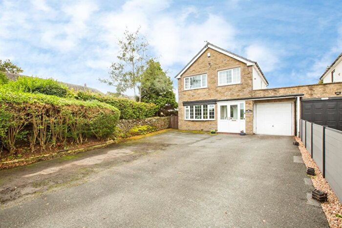 3 Bedroom Link Detached House For Sale In Keighley Road, Halifax, HX2