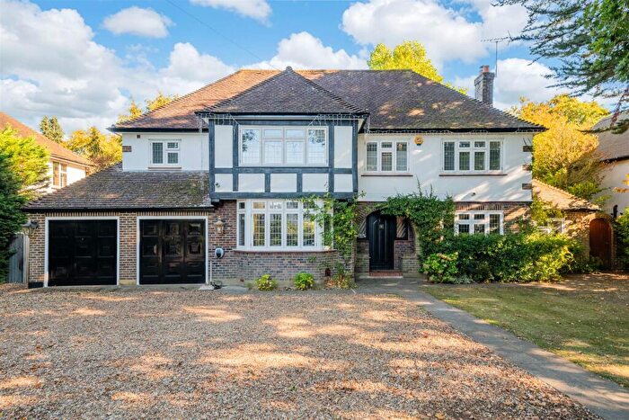 4 Bedroom Detached House For Sale In Lissoms Road, Chipstead, Coulsdon, CR5