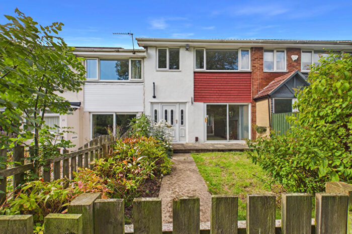 3 Bedroom Terraced House For Sale In Garland Drive, Leeds, LS15