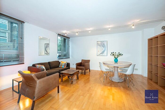2 Bedroom Apartment For Sale In Wincott Street, London, SE11