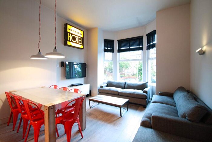 6 Bedroom Terraced House To Rent In Woodsley Road, Leeds, LS2
