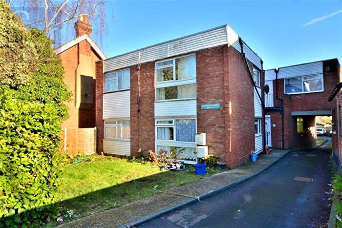 1 Bedroom Apartment For Sale In High Road, Loughton, IG10