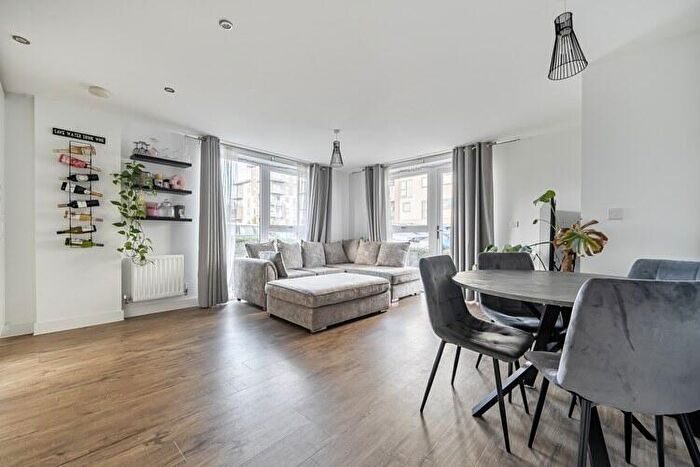 2 Bedroom Flat For Sale In Orchid House, Maidenhead, Berkshire, SL6