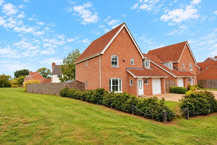 4 Bedroom Detached House For Sale In Barbel Close, Mulbarton, NR14
