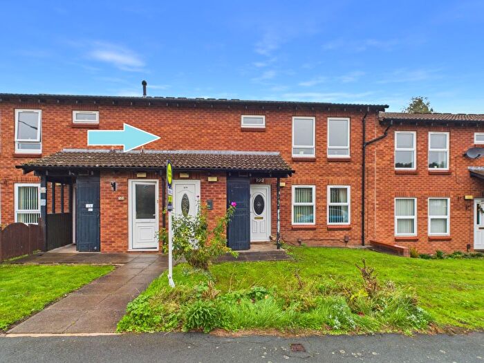 2 Bedroom Flat For Sale In Snedshill, Telford, Shropshire, TF2
