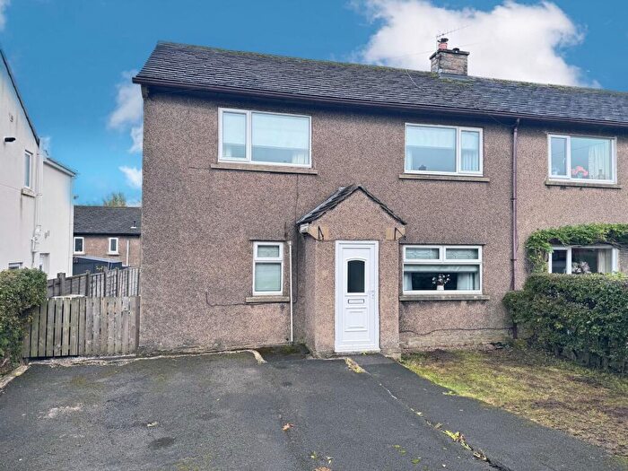 3 Bedroom Semi-Detached House For Sale In Park Road, Chapel-En-Le-Frith, SK23