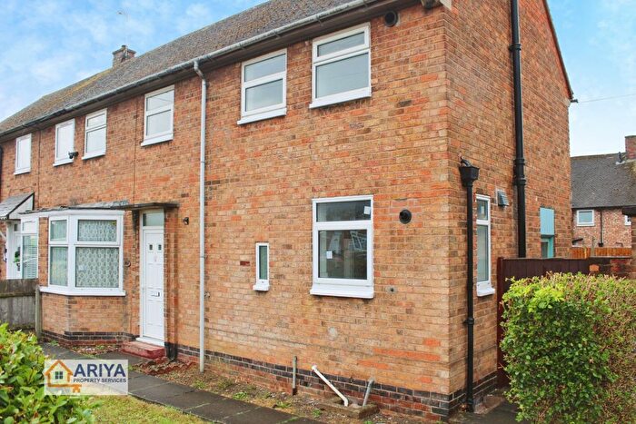 3 Bedroom Semi-Detached House To Rent In Dominion Road, New Parks, Leicester, LE3