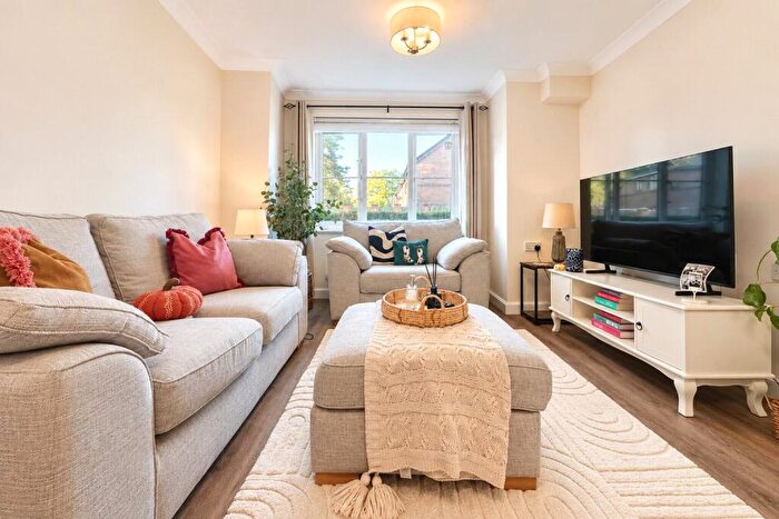 1 Bedroom Apartment For Sale In Whetstone Road, Farnborough, Hampshire, GU14