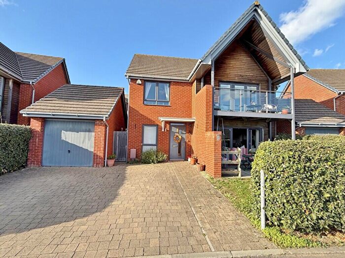 4 Bedroom Detached House For Sale In Portsea View, West Bedhampton, PO9
