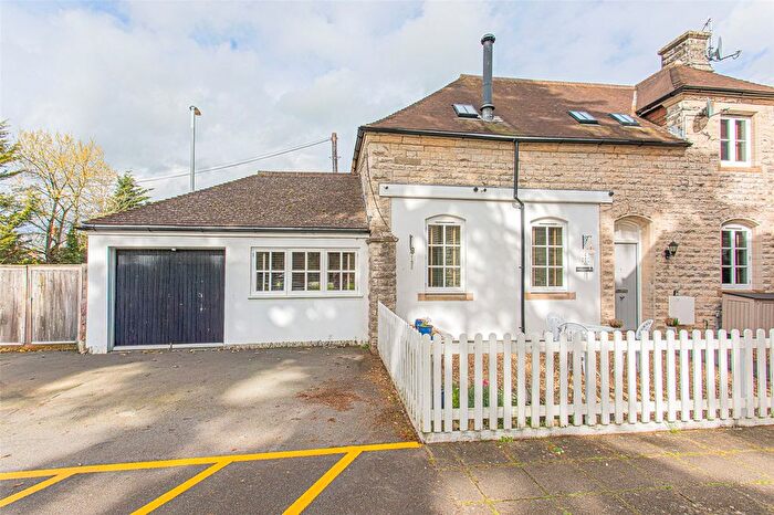 3 Bedroom Semi-Detached House For Sale In Bartletts Elm, Langport, Somerset, TA10