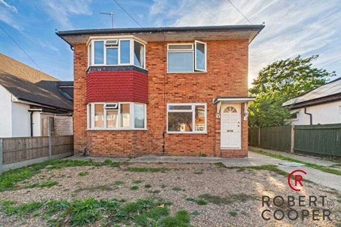 2 Bedroom Flat To Rent In Great Central Avenue, Ruislip, HA4
