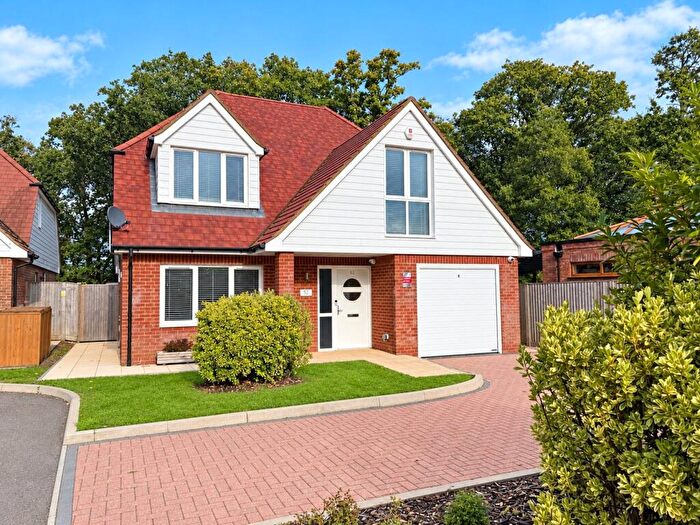 4 Bedroom Detached House For Sale In West Close, Polegate, East Sussex, BN26