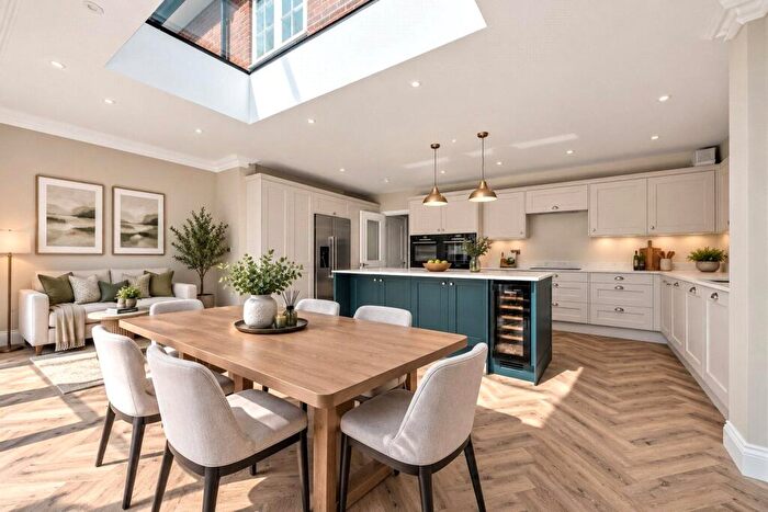 4 Bedroom Terraced House To Rent In Oatlands Drive, Weybridge, KT13