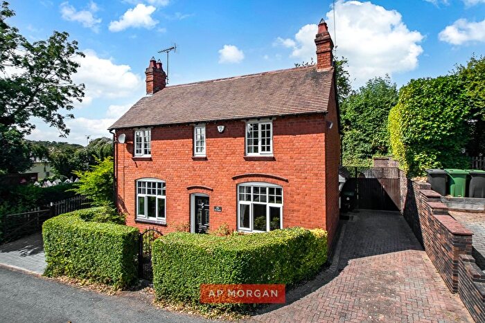 3 Bedroom Cottage For Sale In Lickey Rock, Marlbrook, Bromsgrove, Worcestershire, B60