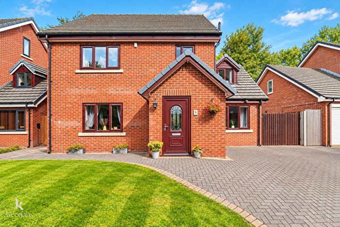 4 Bedroom Detached House For Sale In Brandlesholme Close, Bury, BL8