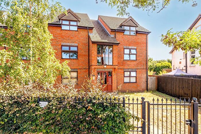 1 Bedroom Flat To Rent In Rugby Road, Twickenham, TW1