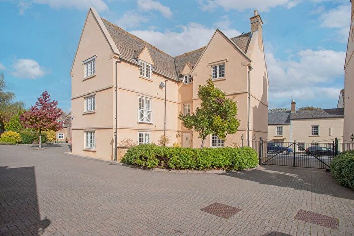 3 Bedroom Flat For Sale In Prince Court, Tetbury, GL8